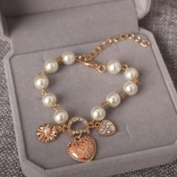 Fake Pearl Beads Fashion Crystal Bracelet Heart Flowers Letter D Hang Bracelet 5046
